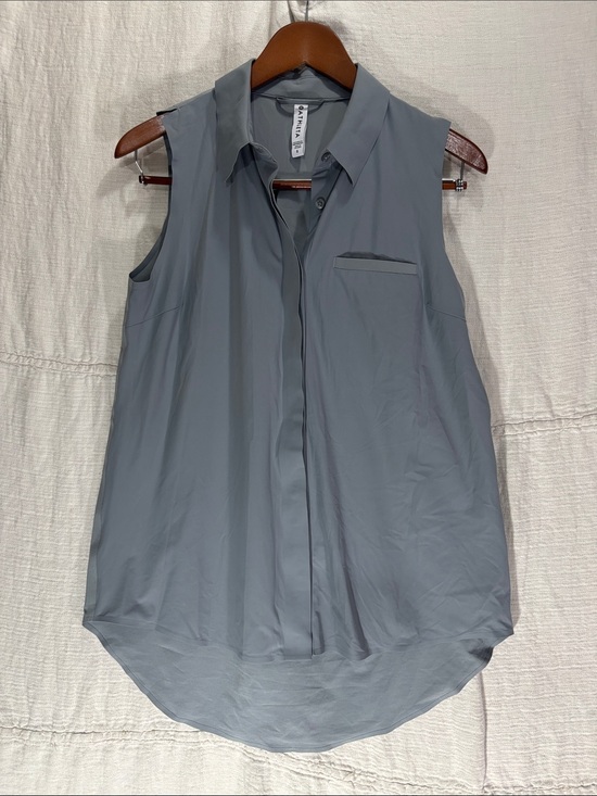 Athleta Tops - Athleta Urbanite Sleeveless Button-Down Shirt Top - Light Gray Small FLAW